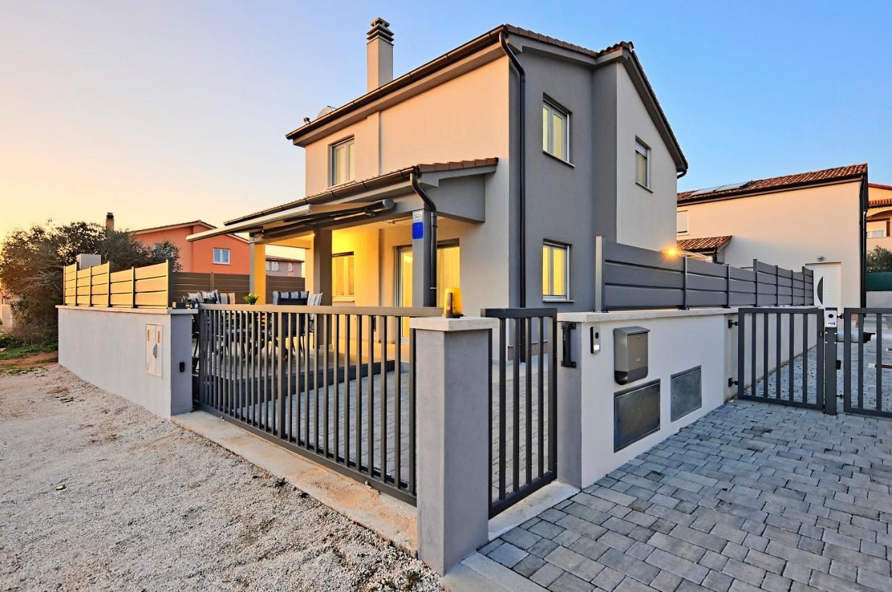 Casa Tara Three-Bedroom Holiday Home PUY Exterior foto