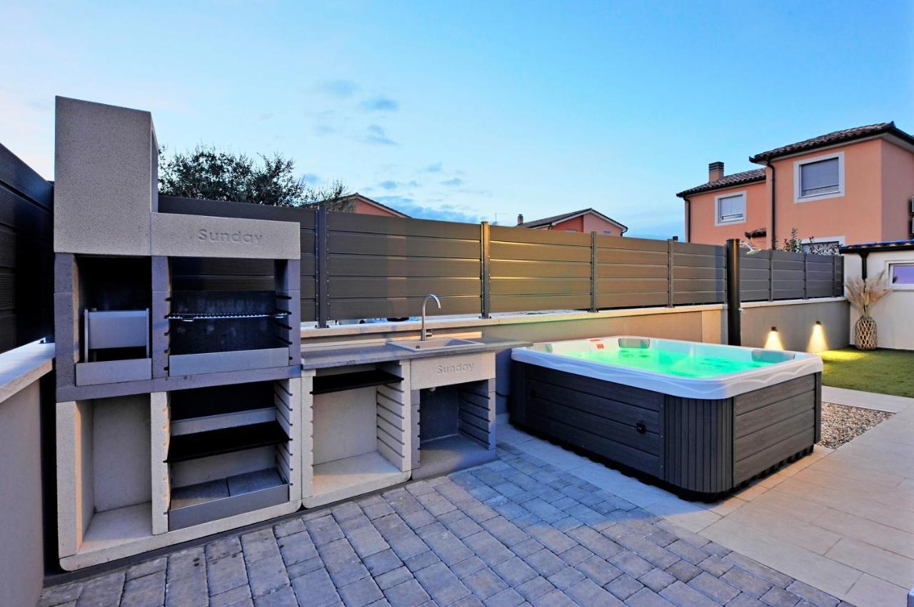 Casa Tara Three-Bedroom Holiday Home PUY Exterior foto