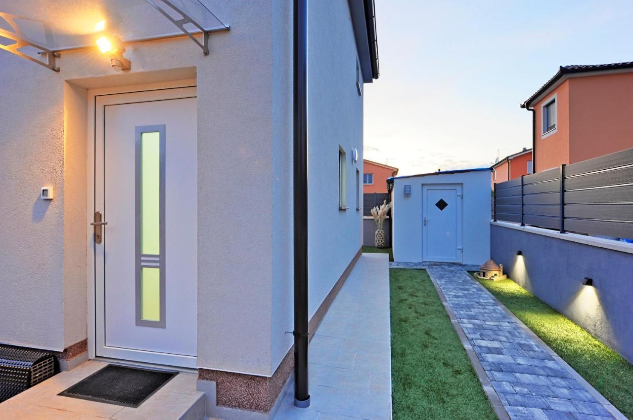 Casa Tara Three-Bedroom Holiday Home PUY Exterior foto