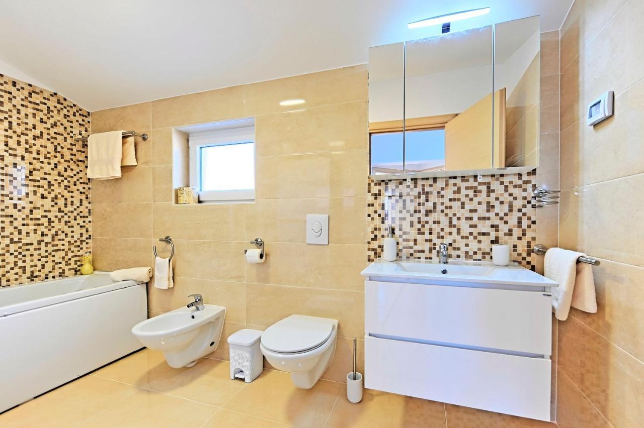 Casa Tara Three-Bedroom Holiday Home PUY Exterior foto