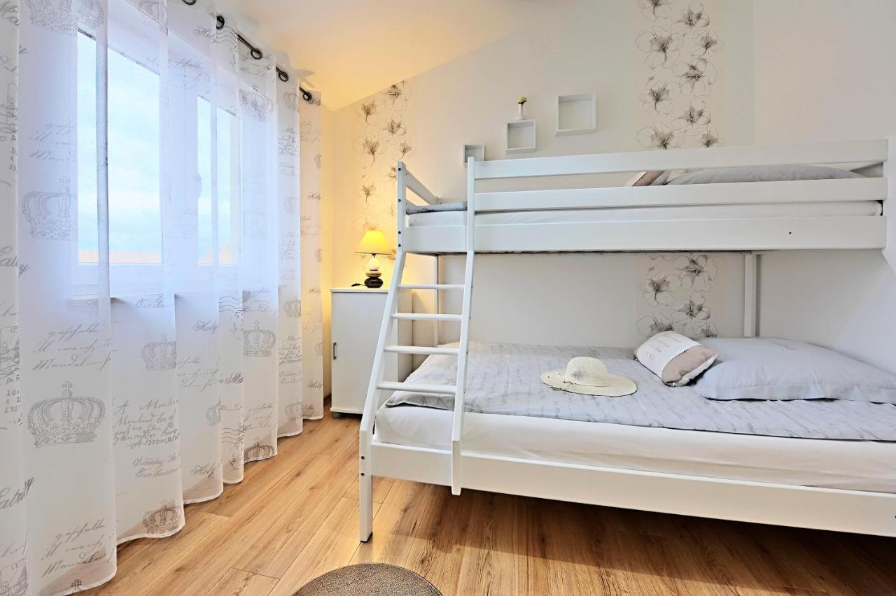 Casa Tara Three-Bedroom Holiday Home PUY Exterior foto