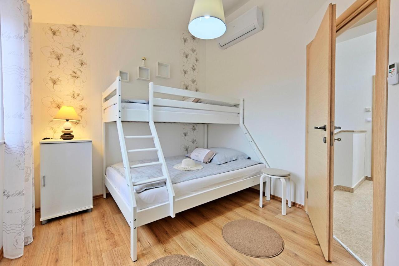Casa Tara Three-Bedroom Holiday Home PUY Exterior foto